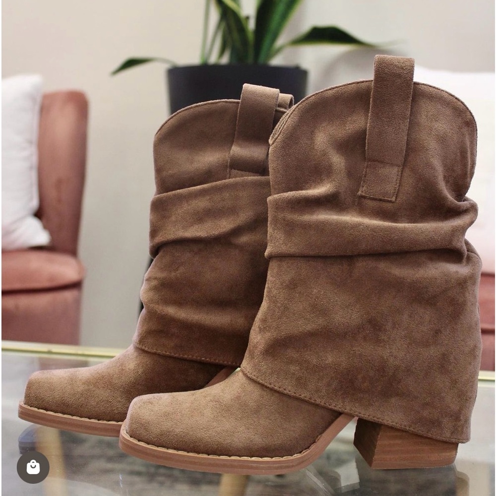 Brand new MiiM suade brown boots